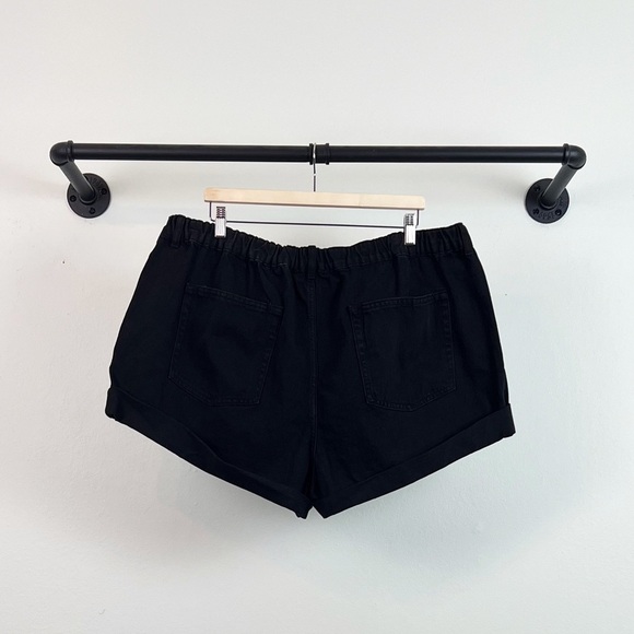 NWT ASOS Design Curve Plus Pull On Denim Mom Shorts Black - Picture 6 of 7